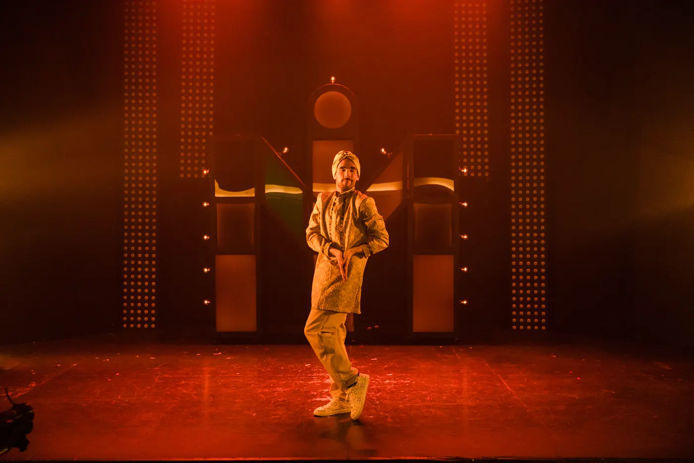 Milenial, The Show — escena 4